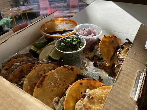 La Adelita Food Truck photo 10